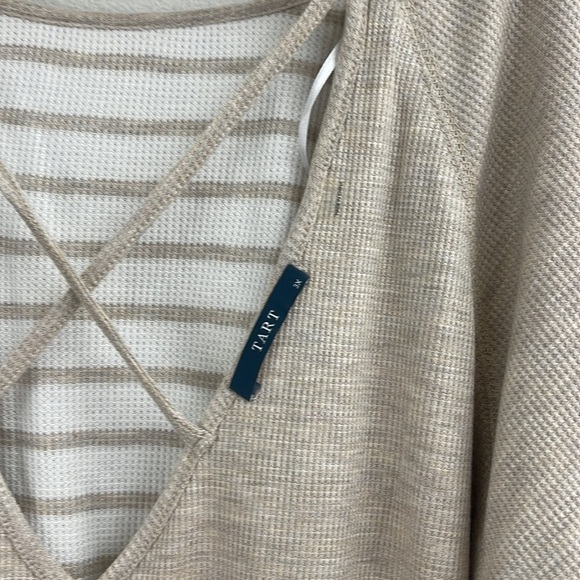 TART REVERSIBLE WHITE AND TAN LONG SLEEVE STRIPE V-NECK BACK SIZE 3X BRAND NEW - Picture 8 of 10